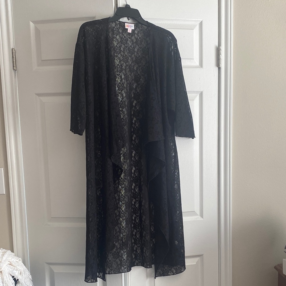 Black lace LuLaRoe Shirley. Size medium